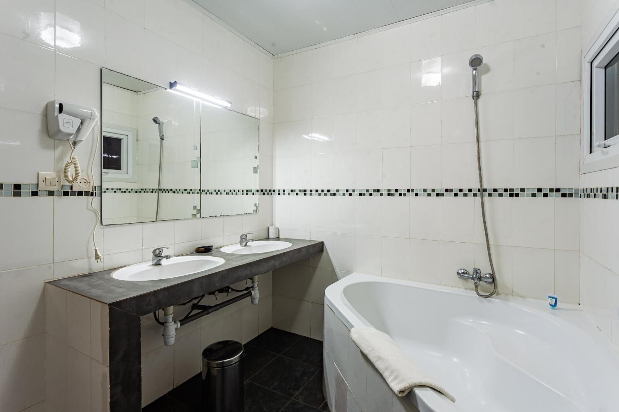 Hotel H1 Antsirabe Exterior foto