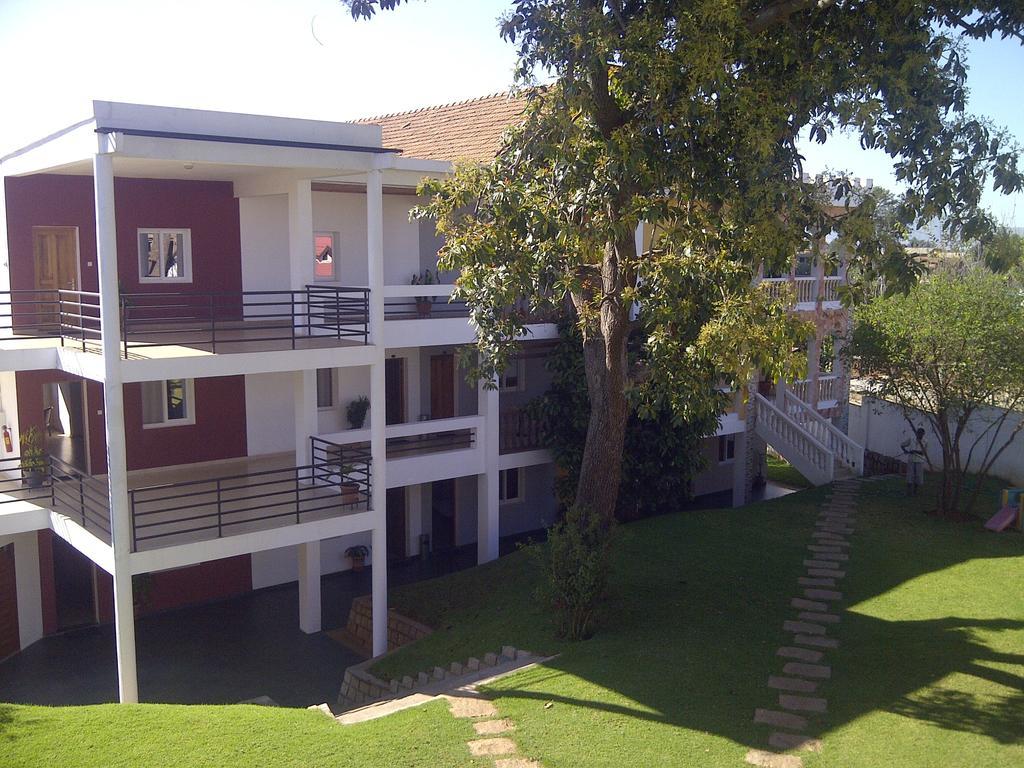 Hotel H1 Antsirabe Exterior foto